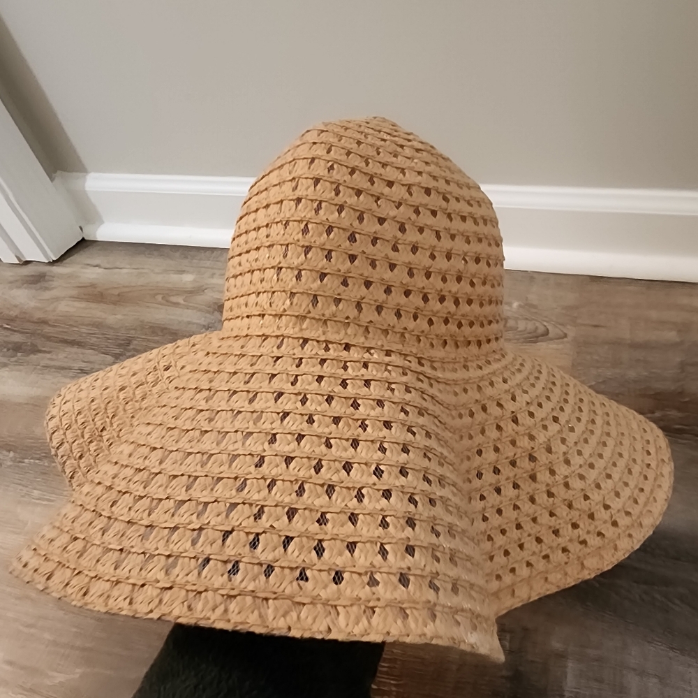 New Straw Floppy Wide Brimmed Sun Hat